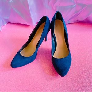 LAUREN CONRAD faux blue suede velvet pumps US 8.5